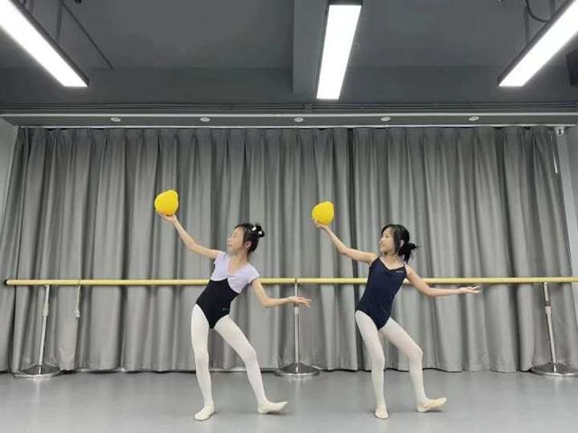 课外活动有哪些项目，语文课外活动有哪些项目（学生活小窍门……夏衍小学、夏衍二小暑期主题活动丰富多彩）