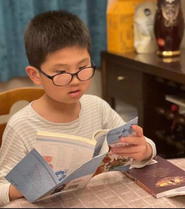 课外活动有哪些项目，语文课外活动有哪些项目（学生活小窍门……夏衍小学、夏衍二小暑期主题活动丰富多彩）