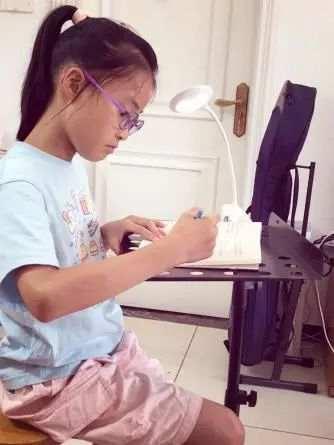 课外活动有哪些项目，语文课外活动有哪些项目（学生活小窍门……夏衍小学、夏衍二小暑期主题活动丰富多彩）