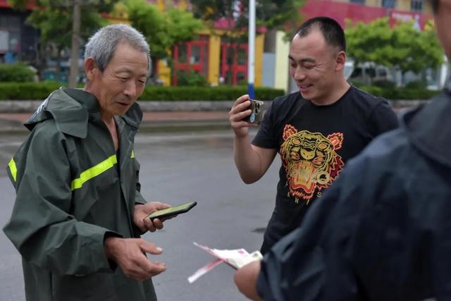 抖音直播带货怎么那么难，抖音直播带货怎么那么难做？