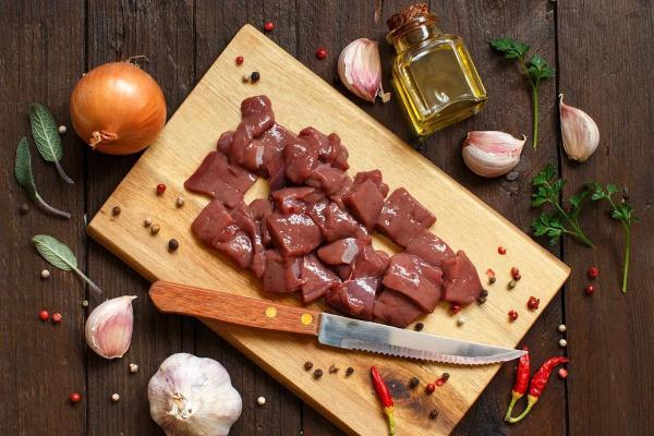 女人梦到吃熟鱼是什么征兆，女人梦到吃熟鱼是什么征兆梦见自己穿黑色高跟鞋（动物内脏高脂肪，吃不得？未必）