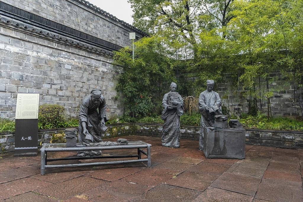 七夕节中国人通常吃什么，巧果是什么（浮草乞巧、吃“巧果”、晒书……老南京过七夕）