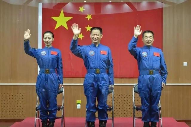 58年属什么今年多大，1958年属啥多少岁（生肖属狗的年份狗属相年份表）