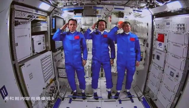 58年属什么今年多大，1958年属啥多少岁（生肖属狗的年份狗属相年份表）