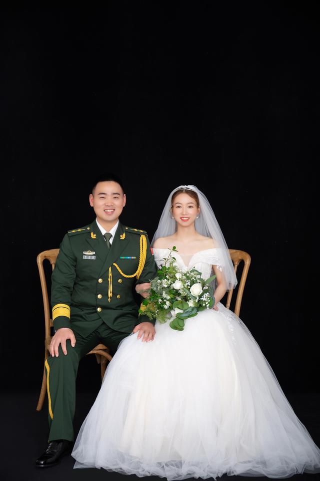 敬礼是左手还是右手，敬军礼是左手还是右手（军嫂，来听听军人的七夕告白）