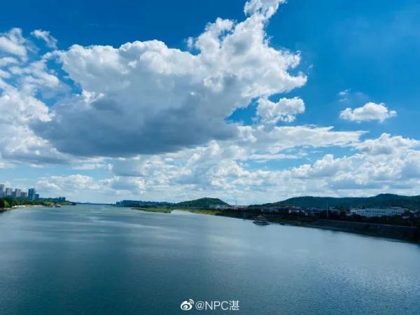 天空白云，天空白云的图片（长沙天空惊现漫画云）