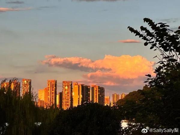 天空白云，天空白云的图片（长沙天空惊现漫画云）