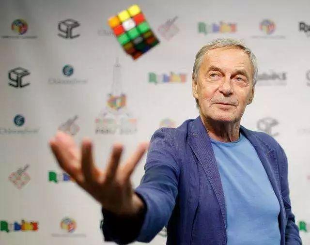 魔方是谁发明的，魔方是谁发明出来的（最少要多少次转动才能让魔方复原）