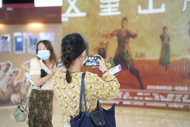 五星大饭店片头曲，八十年代最经典的电视剧有哪些（结尾处新加《生生不息》舞段）