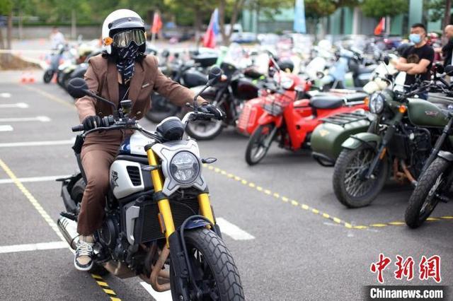 重型机车，摩托变身“大玩具”（重型机车驾驶证怎么考）
