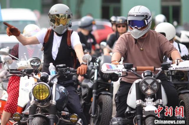 重型机车，摩托变身“大玩具”（重型机车驾驶证怎么考）