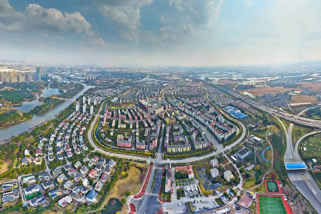 安亭新镇规划，安亭新镇规划案例（听安亭新镇的居民们讲讲上海这个国际融合居住区的好）