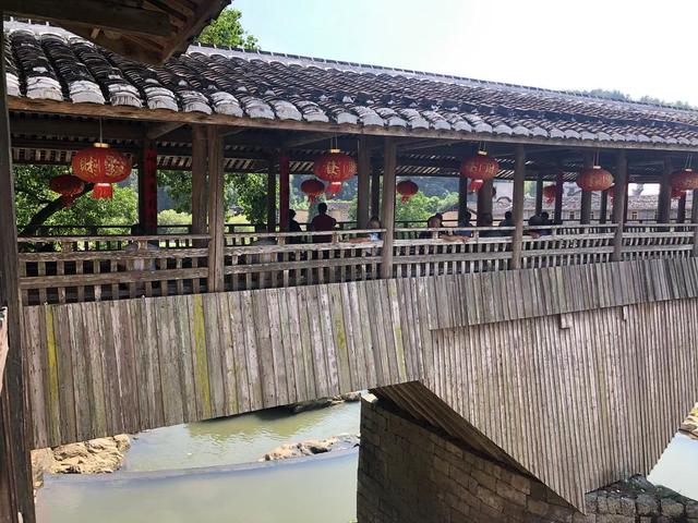 三个火下面一个木是什么字，三个火下面一个木是个什么字（建筑历史学者刘妍）