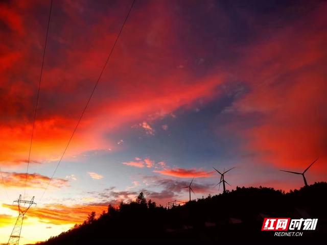几张好看的天空带字图，好看的图片星空带字（你有没有参加“朋友圈晒云朵大赛”）