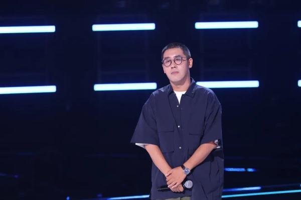 中国好声音最新一期，那英说对不起周深是哪一期（《2022中国好声音》首播开唱引热议）