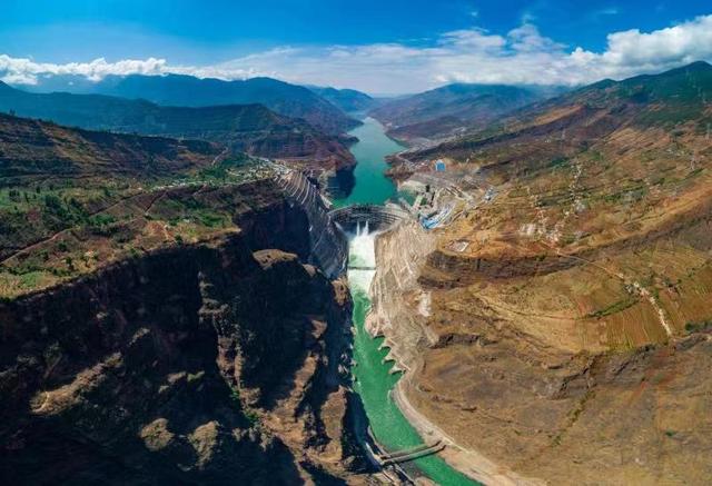 白鹤滩水电站相当于几个三峡，白鹤滩水电站和三峡水电站哪个大（白鹤滩的世界第一是怎么奋斗出来的）