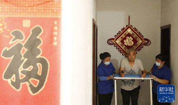 居家护理的服务内容有哪些，居家护理的服务内容有哪些方面（居家护理提高老人生活质量）