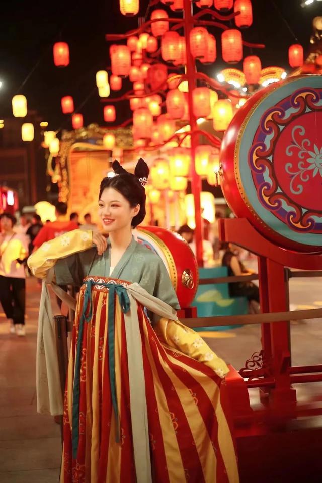 98年是什么年，98年属于什么生肖年（98年浙江姑娘掌舵万吨航母）