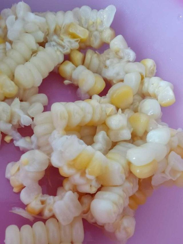 怎么看玉米煮熟了没有，怎么看玉米煮没煮熟（怎么知道玉米煮熟没）