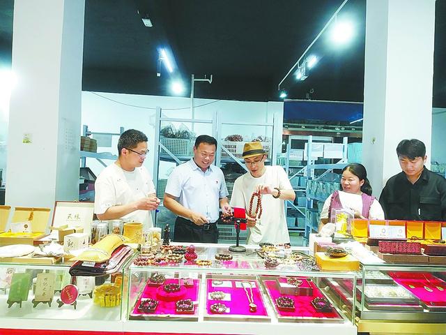 魔术师马豹子简介，马豹子：双手“变”出美好生活