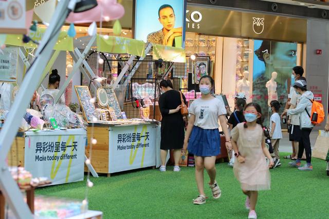 上班时间逛商场，关于逛商场的句子（流动市集带来有趣又新奇的夏日逛街体验）