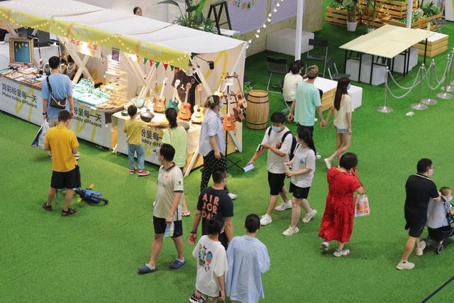 上班时间逛商场，关于逛商场的句子（流动市集带来有趣又新奇的夏日逛街体验）