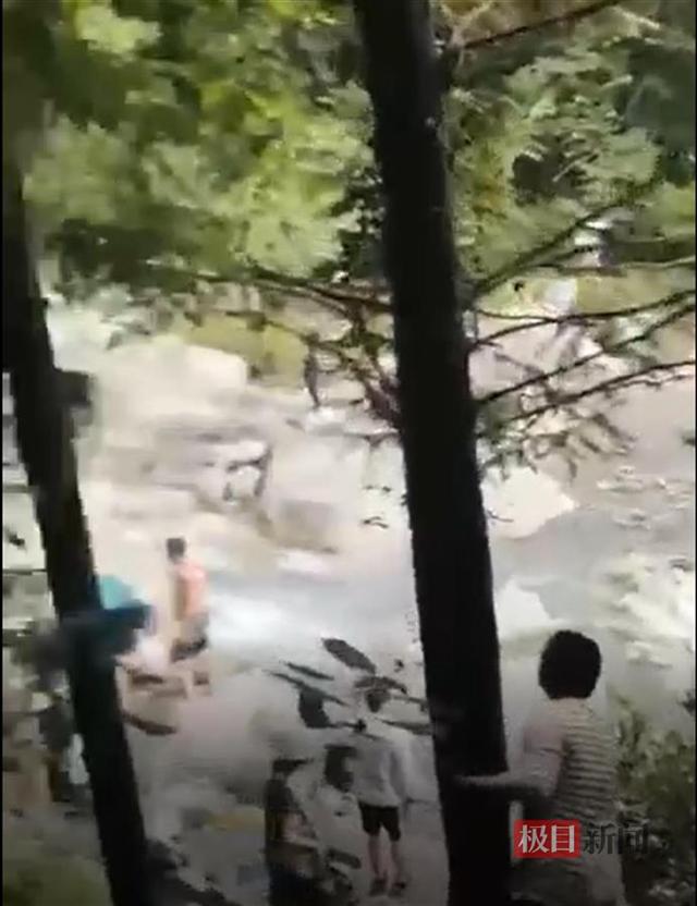 龙槽沟附近突发山洪，亲历者讲述彭州山洪