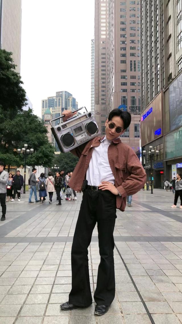 男孩适合学什么舞蹈，男生学什么舞蹈最实用（00后男生跳港风disco走红）