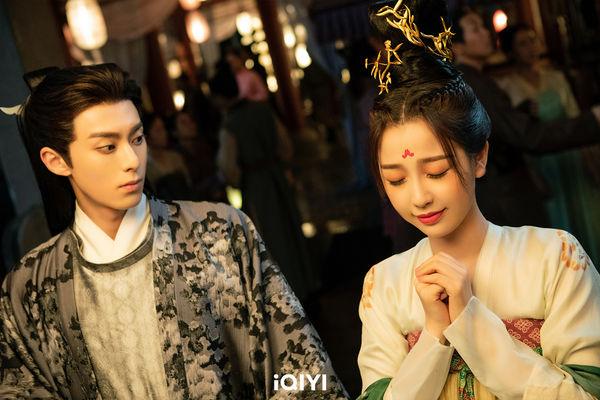 驯服冰山老公，驯服冰山老公男主蓝狮（王鹤棣《苍兰诀》霸总上身）