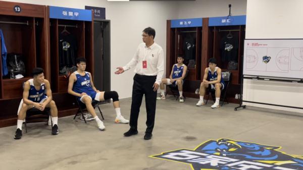 篮球中可以人球分过吗，篮球怎么断别人的球（诸强并起撼动清华附中男篮统治地位——中国高中篮球联赛男子组综述）