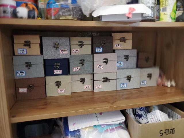 给美女化妆，给美女化妆的游戏（BJD娃娃化妆师：全职近三年）