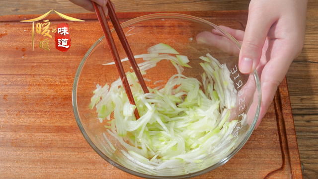 北瓜和南瓜的区别，南瓜和北瓜一样吗（拿它随手一拌鲜美清爽）