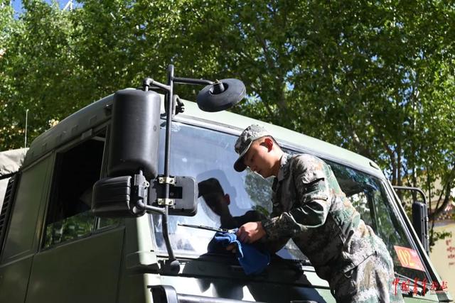 四省藏区是哪四省，四省藏区是什么（川藏汽车兵：车辙向西生长）