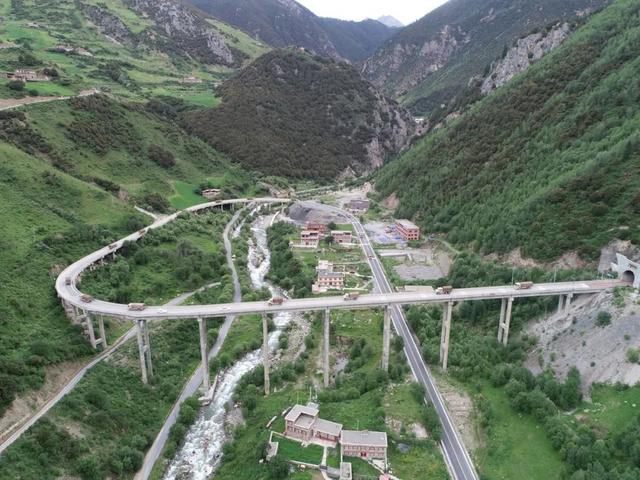 四省藏区是哪四省，四省藏区是什么（川藏汽车兵：车辙向西生长）