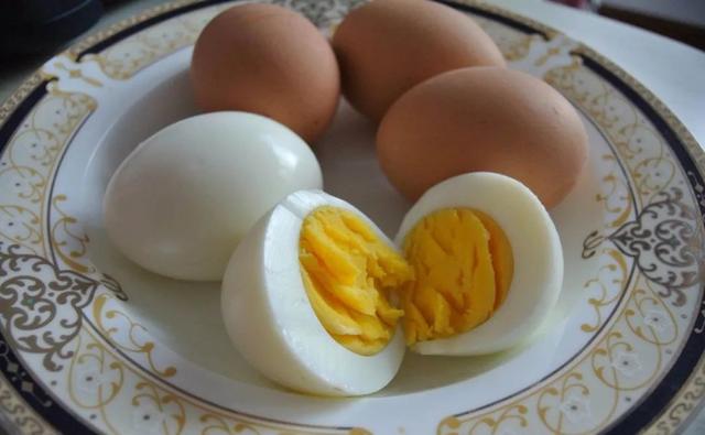 冷水下锅煮鸡蛋大概多长时间能熟，鸡蛋冷水下锅煮要煮多久（煮鸡蛋：冷水、热水下锅都不对）