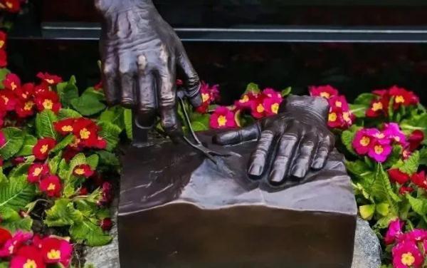 吴孟超的简介，上面竟然还有这些细节（吴孟超的简介100字）