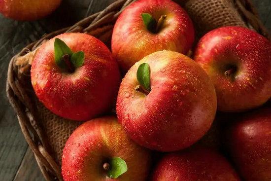 吃完饭后什么时候吃水果最好，吃完饭后什么时间吃水果最好（先吃水果再吃饭更有利于营养吸收）