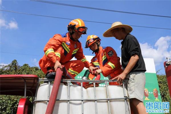 猕猴桃栽培技术，猕猴桃种植技术与管理是什么（修文消防运水抗旱为万亩猕猴桃园“解渴”）