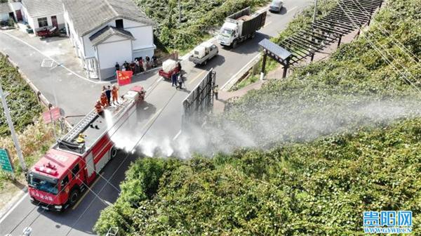 猕猴桃栽培技术，猕猴桃种植技术与管理是什么（修文消防运水抗旱为万亩猕猴桃园“解渴”）