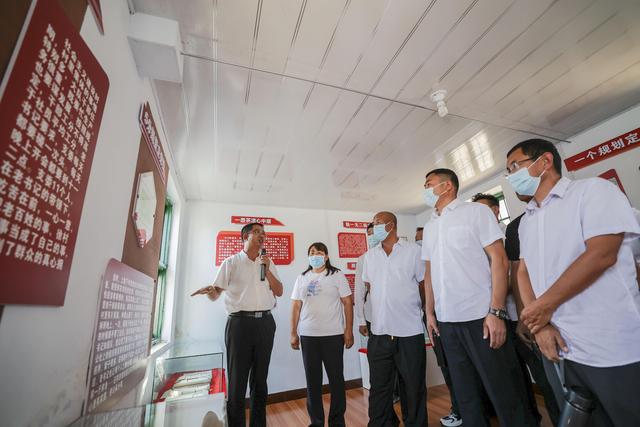 中国石油华东大学继续教育，中国石油大学排名（<华东>教育帮扶内蒙古科左后旗培训班学员走进徐村交流学习）