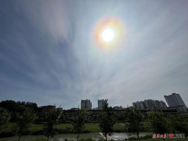 日晕三更雨是什么意思，为什么日晕三更雨（南宁上空惊现“七彩日晕”）