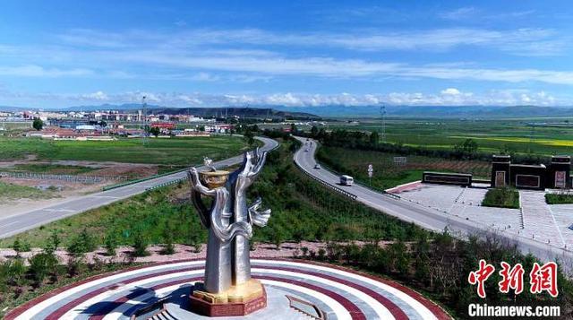 金银滩草原在哪里，金银滩草原的来历（青海湖北岸金银滩草原入选中国首批“红色草原”）