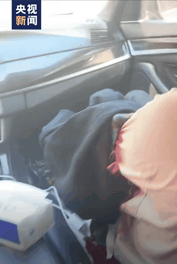 血流是什么，胎儿脐血流是什么（工人手臂被割伤血流不止）