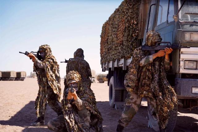 鏖战大漠，指挥保障显神威，千里戈壁打一地名