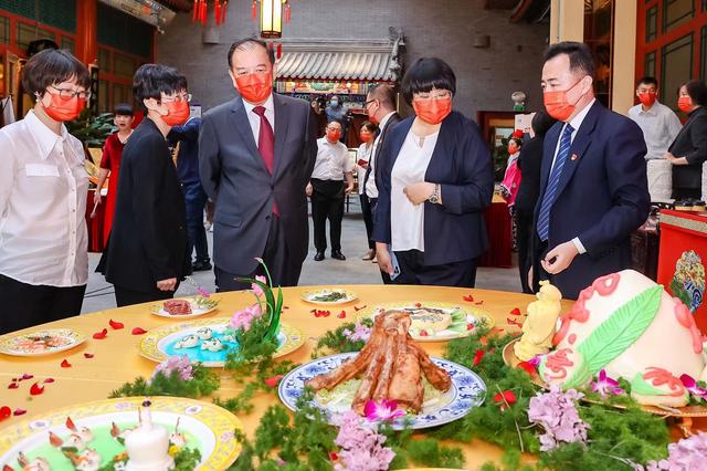 全聚德月饼仿膳礼盒，全聚德糕点礼盒（老字号仿膳饭庄举行技艺传承仪式）