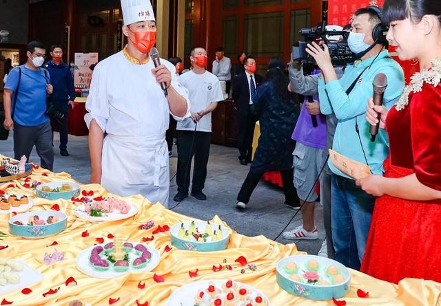 全聚德月饼仿膳礼盒，全聚德糕点礼盒（老字号仿膳饭庄举行技艺传承仪式）