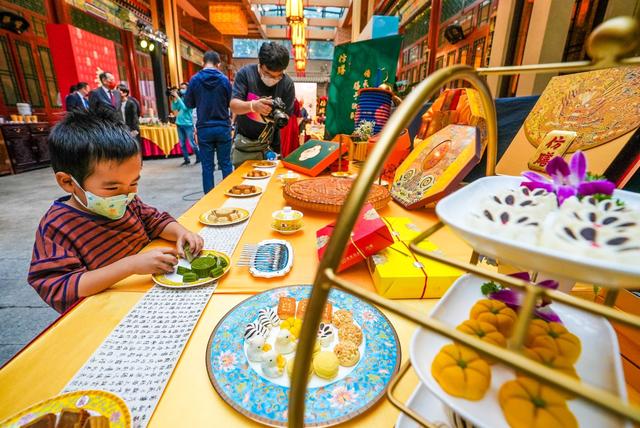 全聚德月饼仿膳礼盒，全聚德糕点礼盒（老字号仿膳饭庄举行技艺传承仪式）