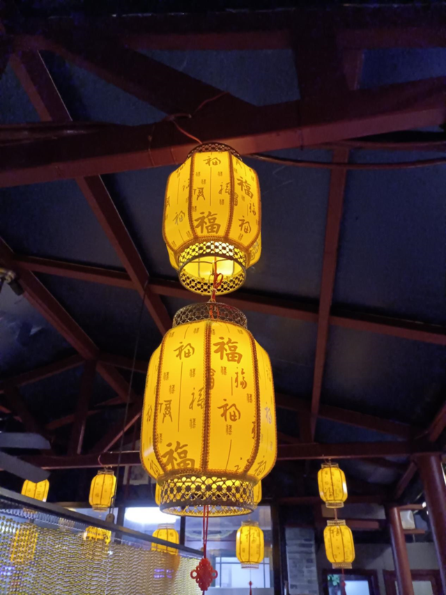 爱奇艺怎么调亮度，爱奇艺亮度怎么调（Z世代人群的购机新选择）