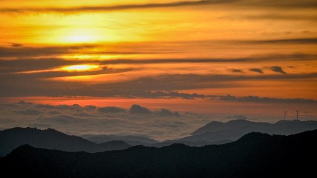 连绵不断的山叫什么，连绵不断的山叫是什么（河南卢氏冠云山云海风景绝美）