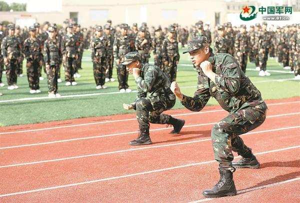 军训的意义，军训的意义作文（红蓝对抗、抢滩登陆等训练引关注）